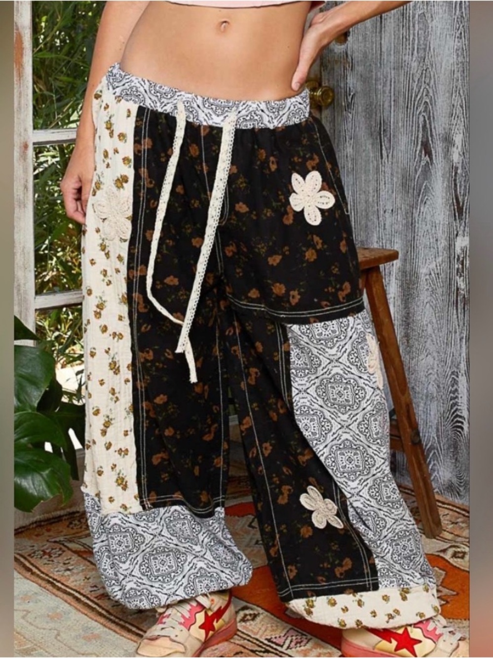 POL Flowered Jogger style pants